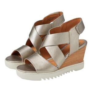 Sofft Womens Size 10 Uxley Grey Gold Metallic Leather Wedge Sandals Shoes New‎
